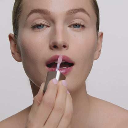 Video: Jane Iredale Just Kissed pH Lip Oil applied to bare lips and blooming into a custom tint.